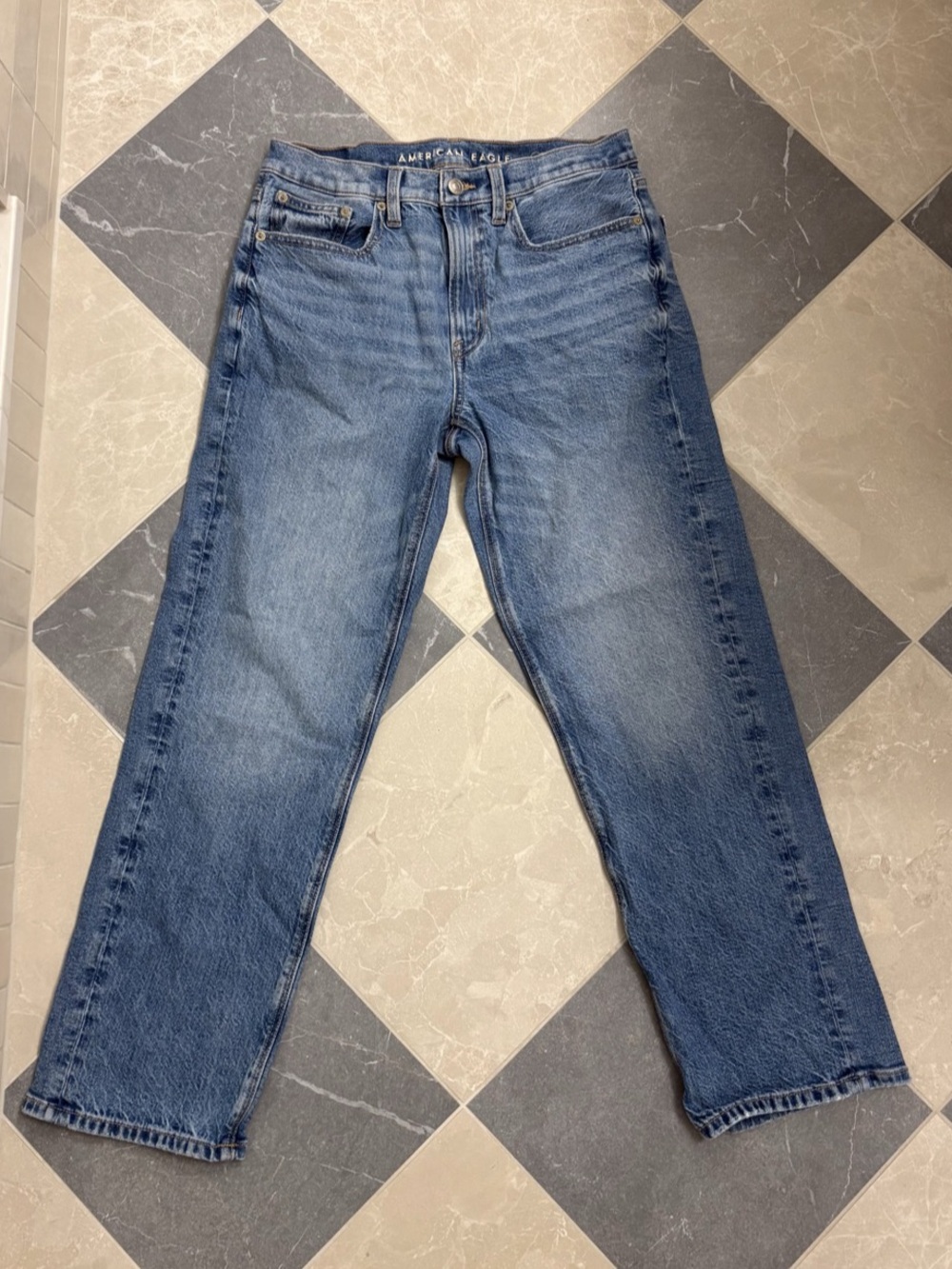 American Eagle Women’s Low Rise Baggy Straight Leg Jeans 2 Short